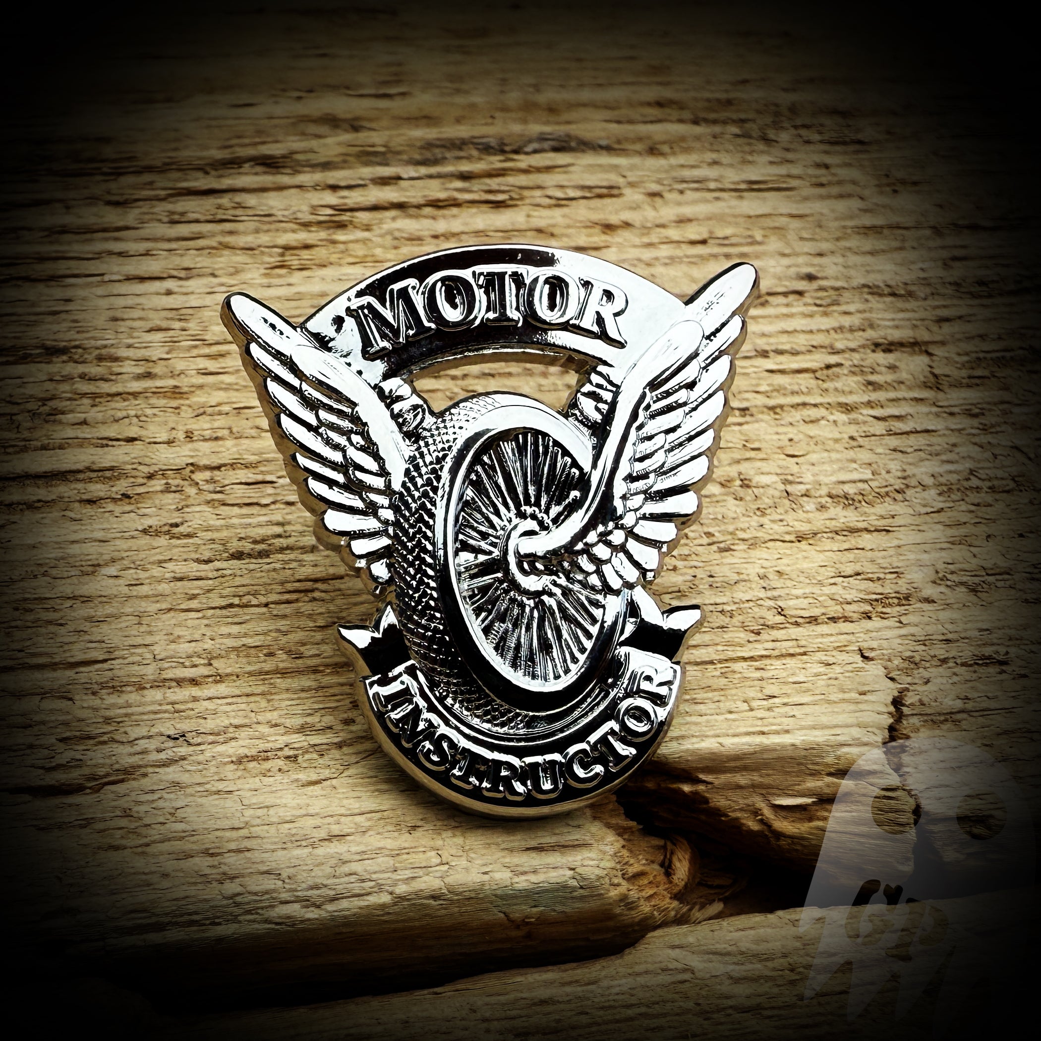 Janitor Emblem Pin - SILVE ガチアクタ 限定 spiderwebs capcom SF2 SUPER STREET FIGHTER 2 II key chain